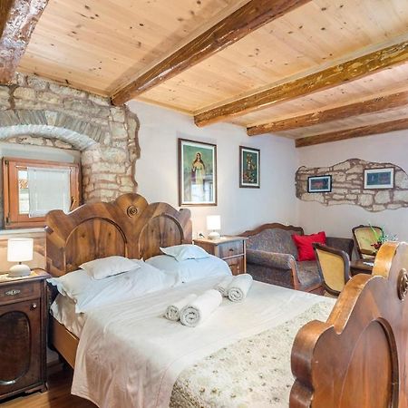 Готель House Peresiji Номер фото