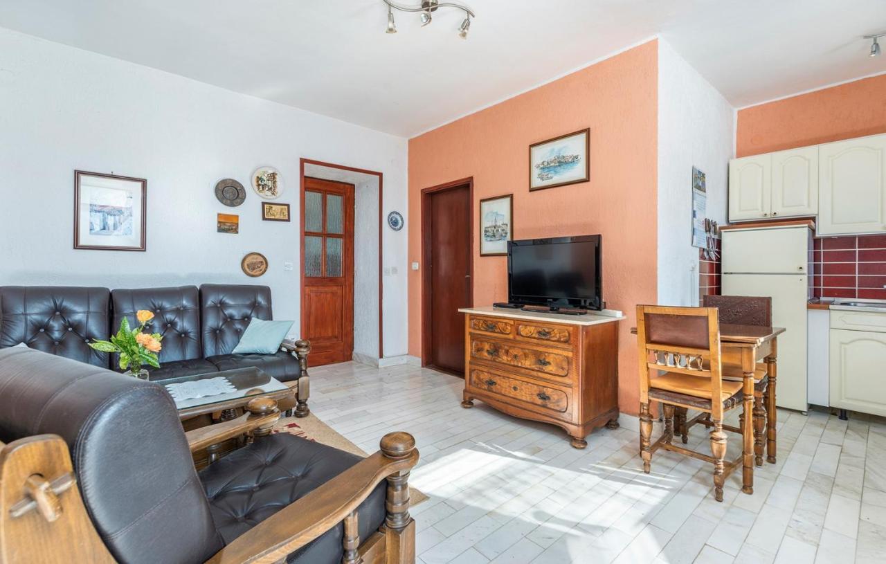 Готель House Peresiji Екстер'єр фото