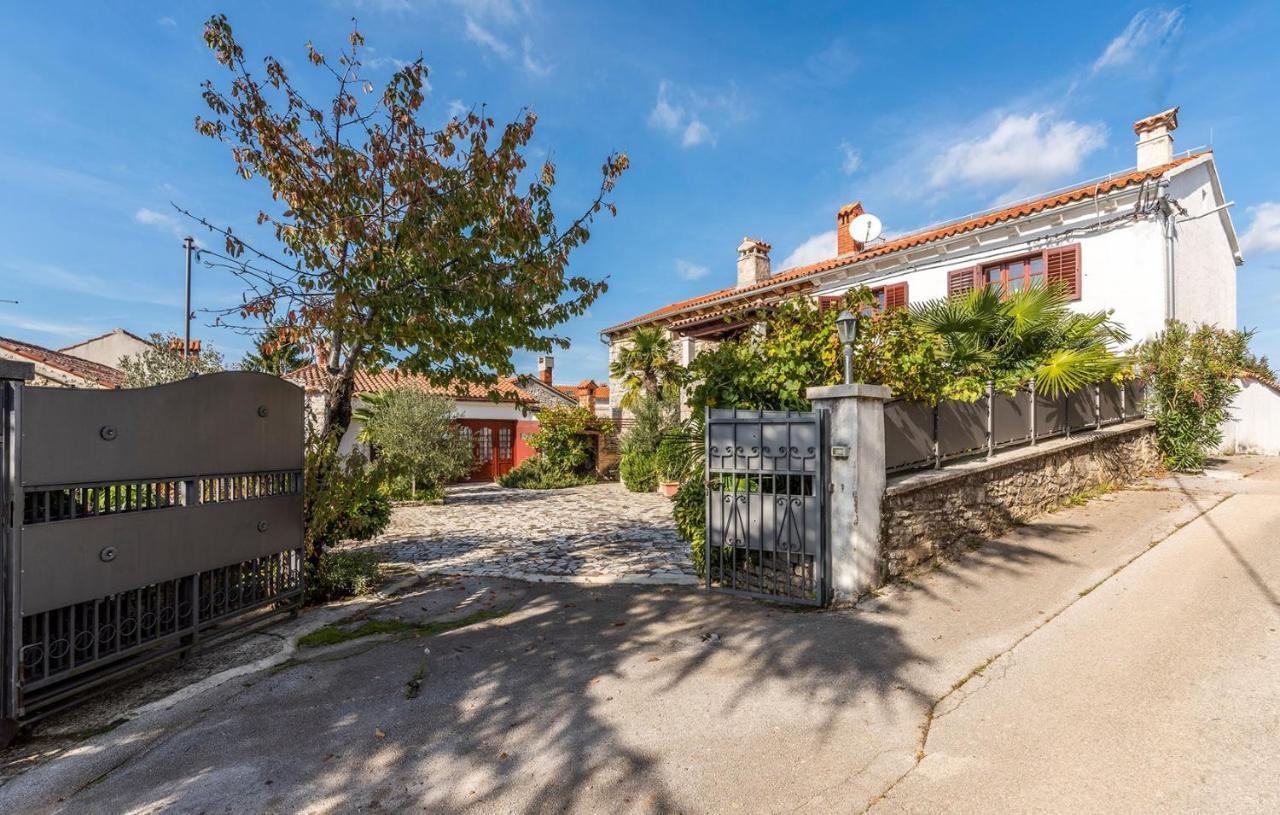 Готель House Peresiji Номер фото